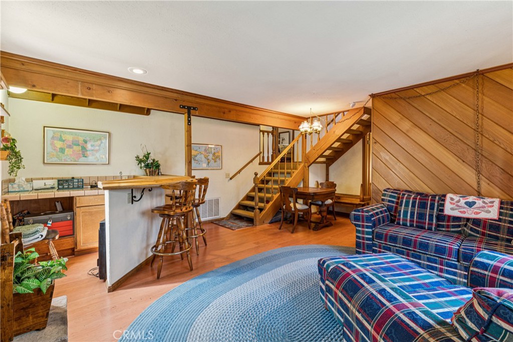 175 Massive Property Photo 5