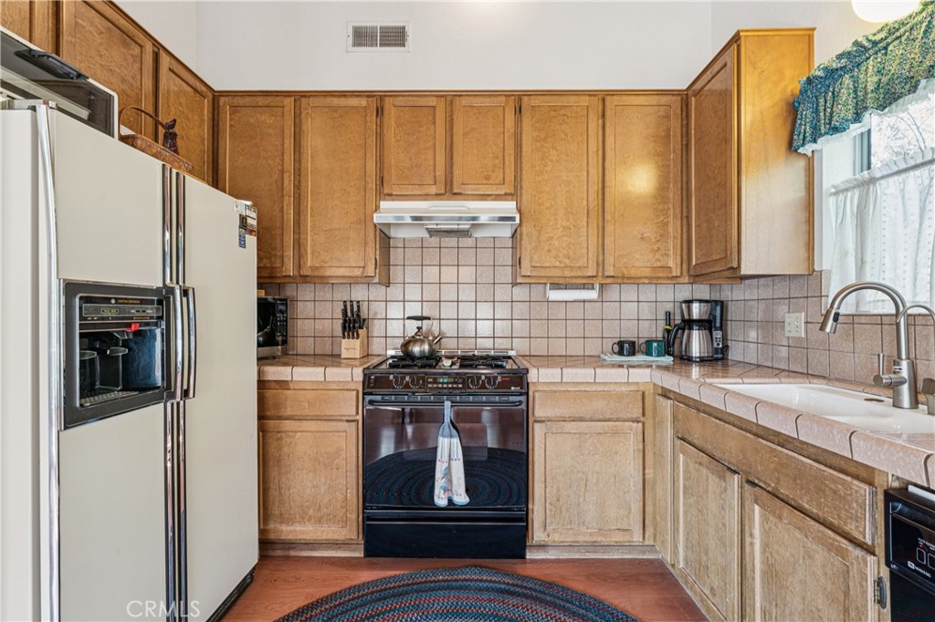 175 Massive Property Photo 15