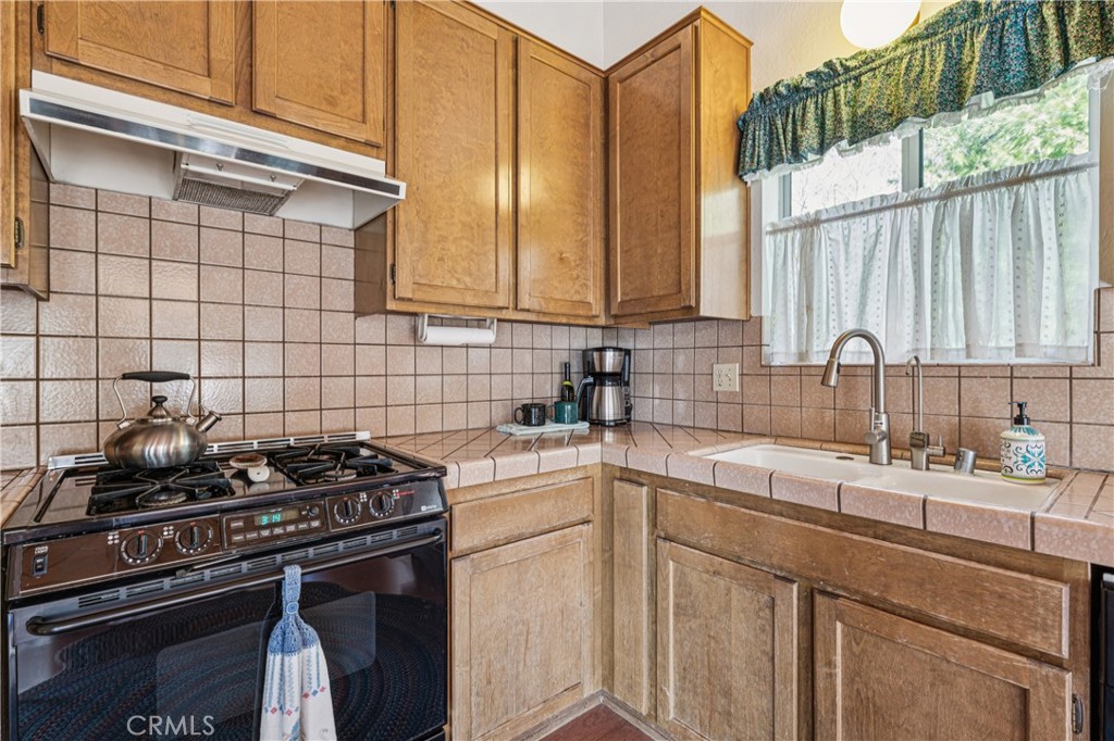175 Massive Property Photo 16