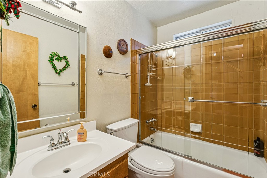 175 Massive Property Photo 23