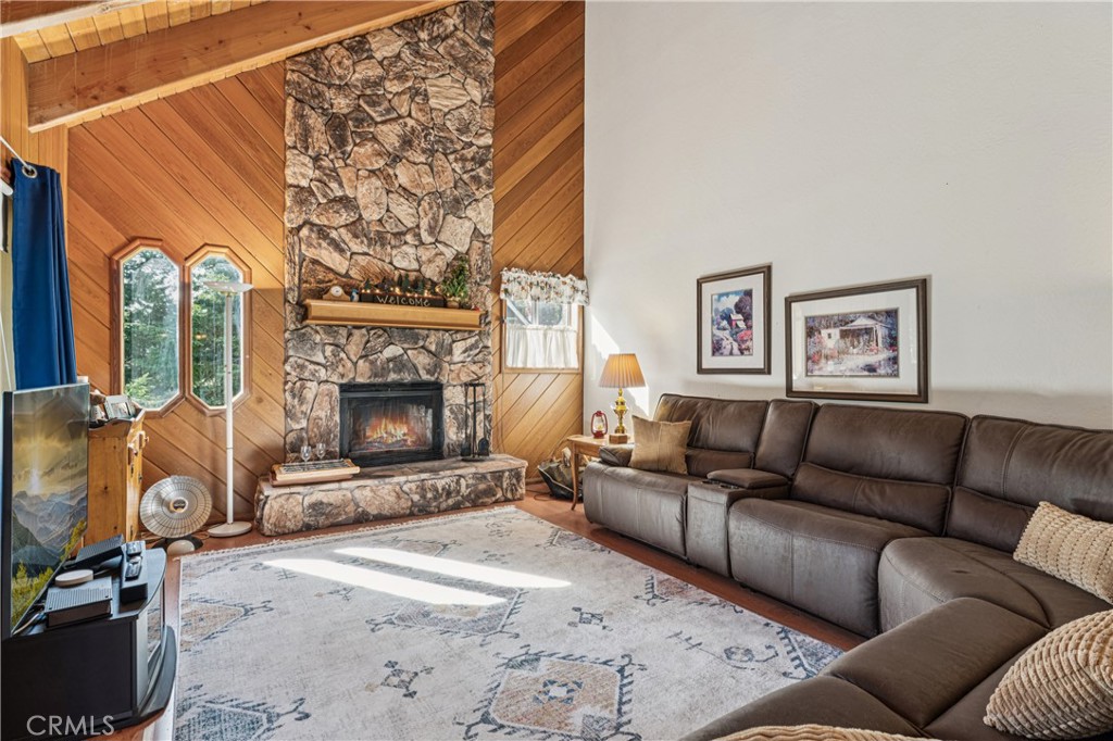 175 Massive Property Photo 30