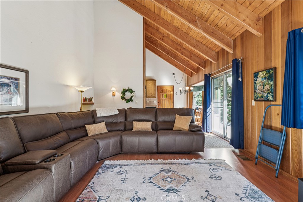 175 Massive Property Photo 31