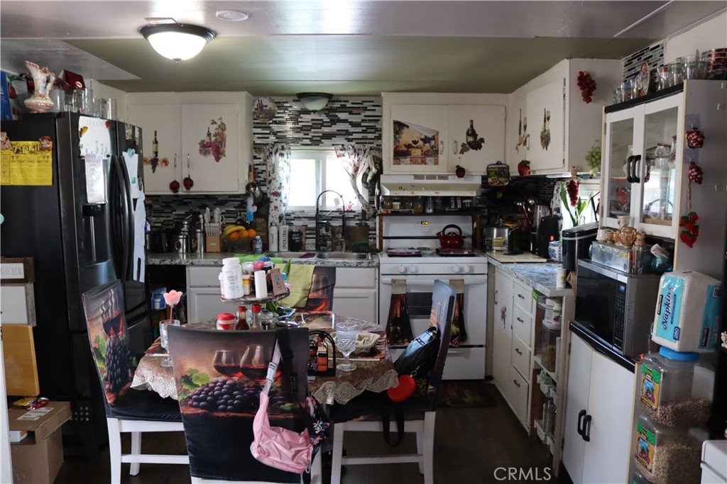 14890 Perris 17 Property Photo 3