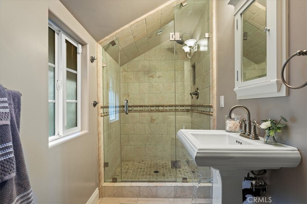28906 Palisades Drive Property Photo 20