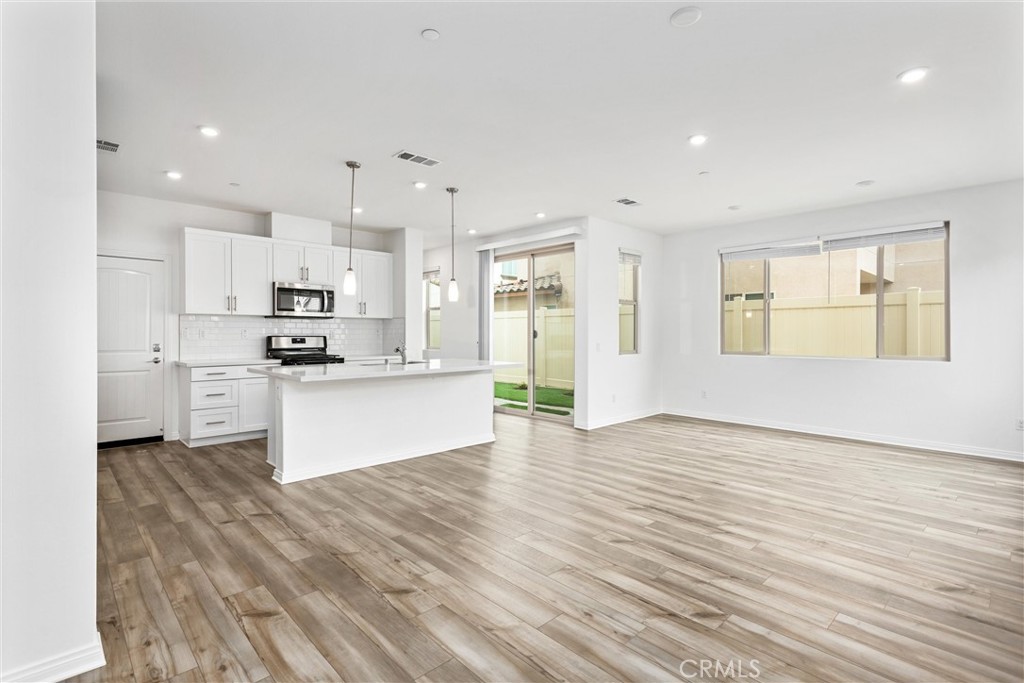 1956 S Hartford Place Property Photo 6