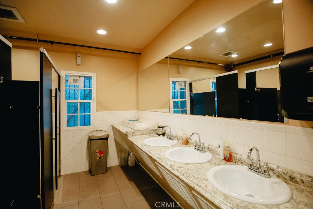 847 N E Street Property Photo 16