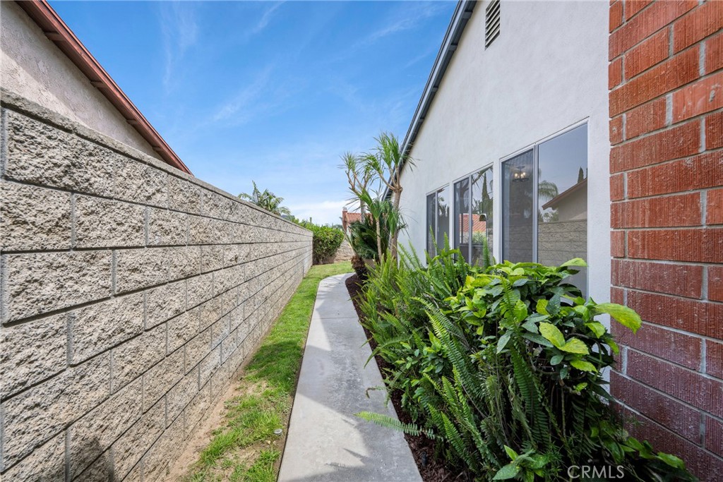 2845 Roncador Property Photo 59
