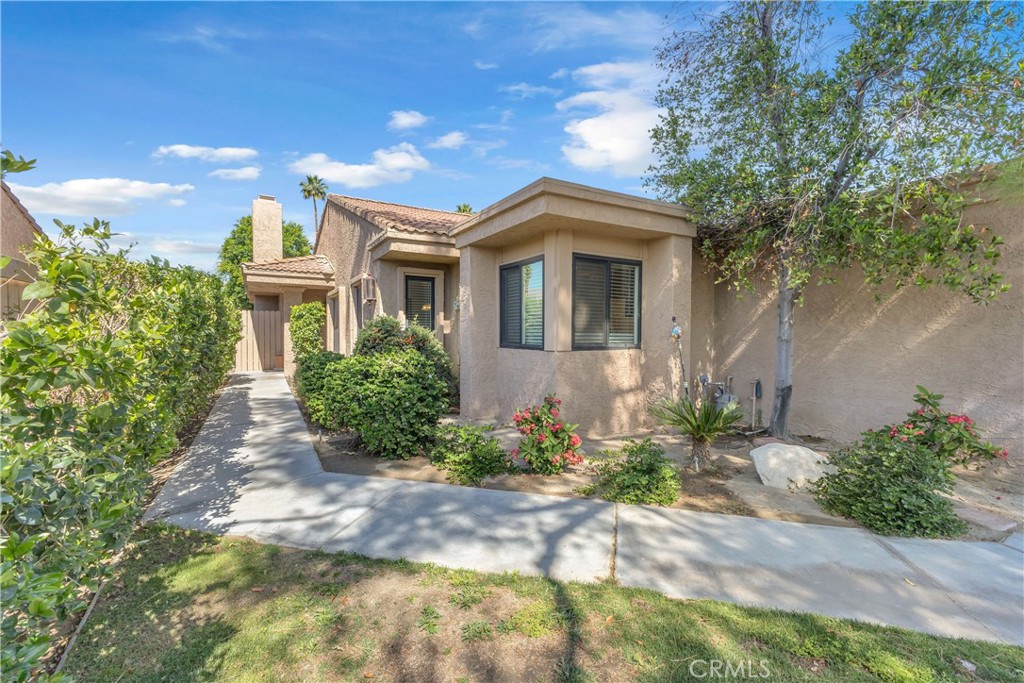 44129 Elba Court Property Photo 3