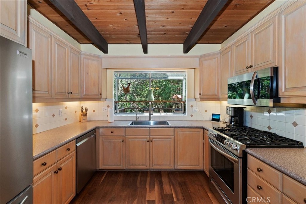 415 Golf Course Property Photo 11