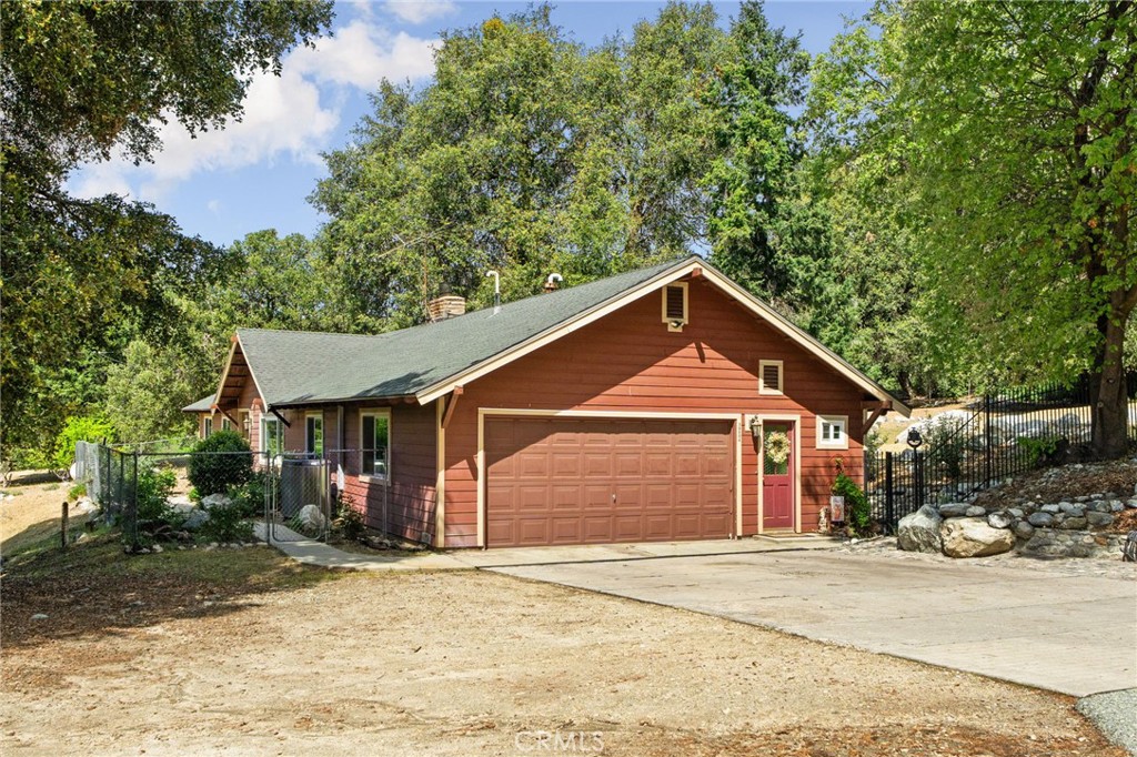 39804 Pine Bench Property Photo 1