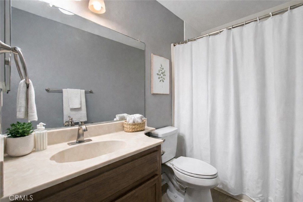1535 E Hazeltine Property Photo 10