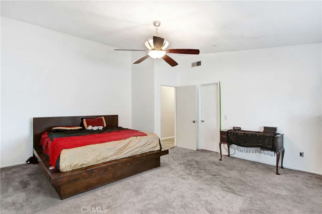 1535 E Hazeltine Property Photo 15
