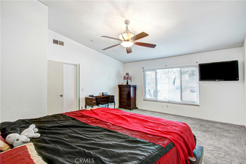 1535 E Hazeltine Property Photo 16