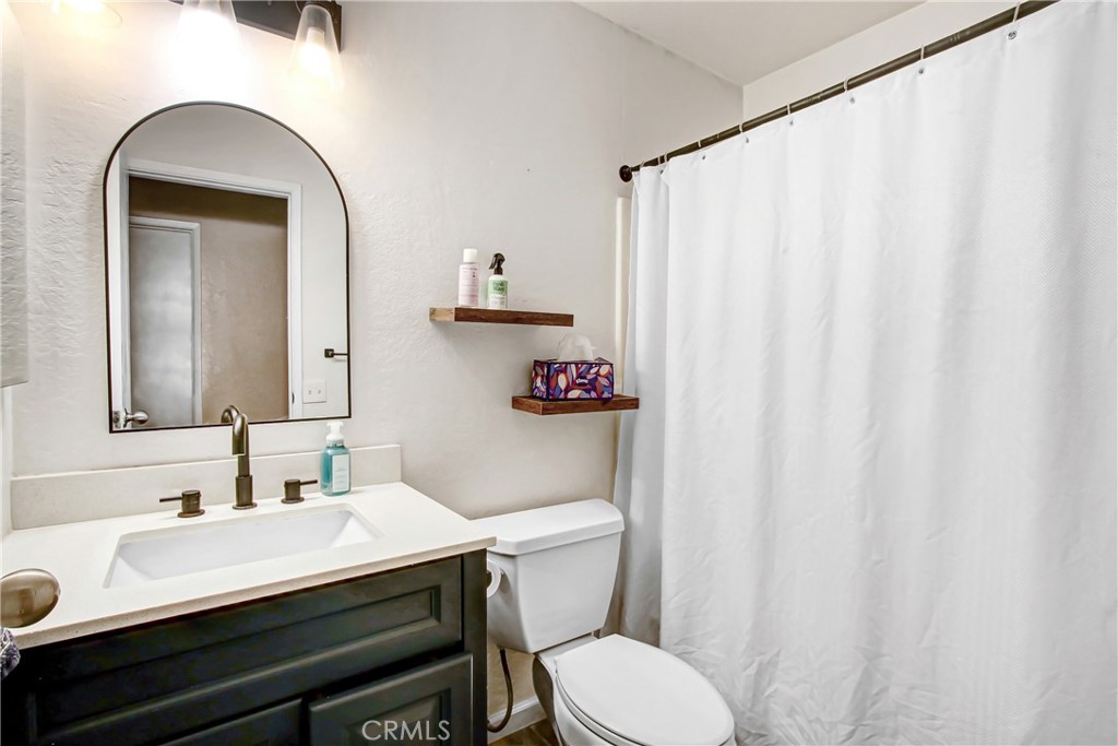 1535 E Hazeltine Property Photo 19