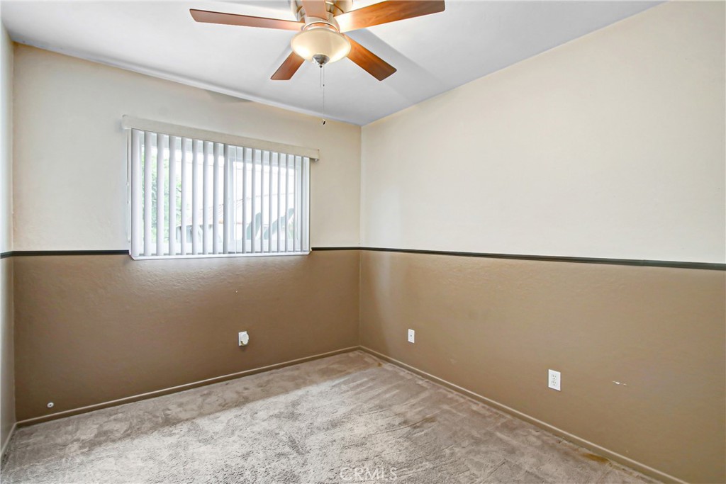 1535 E Hazeltine Property Photo 23