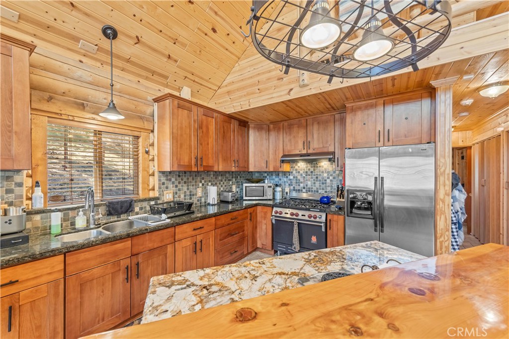 384 Saw Mill Canyon Property Photo 13