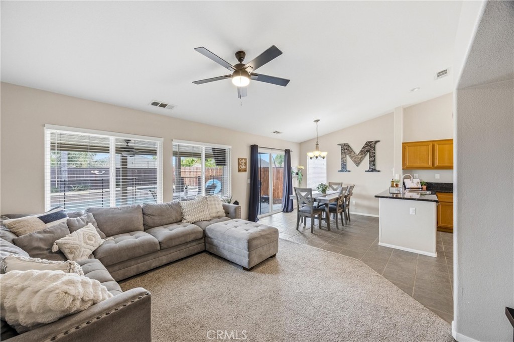 1659 Mariposa Place Property Photo 8