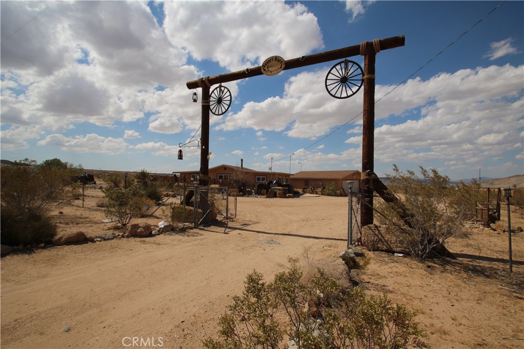 1910 Artesia Avenue Property Photo 10