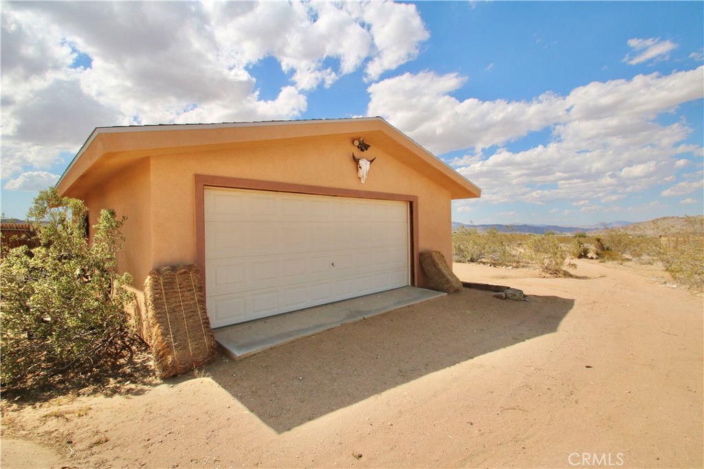 1910 Artesia Avenue Property Photo 15