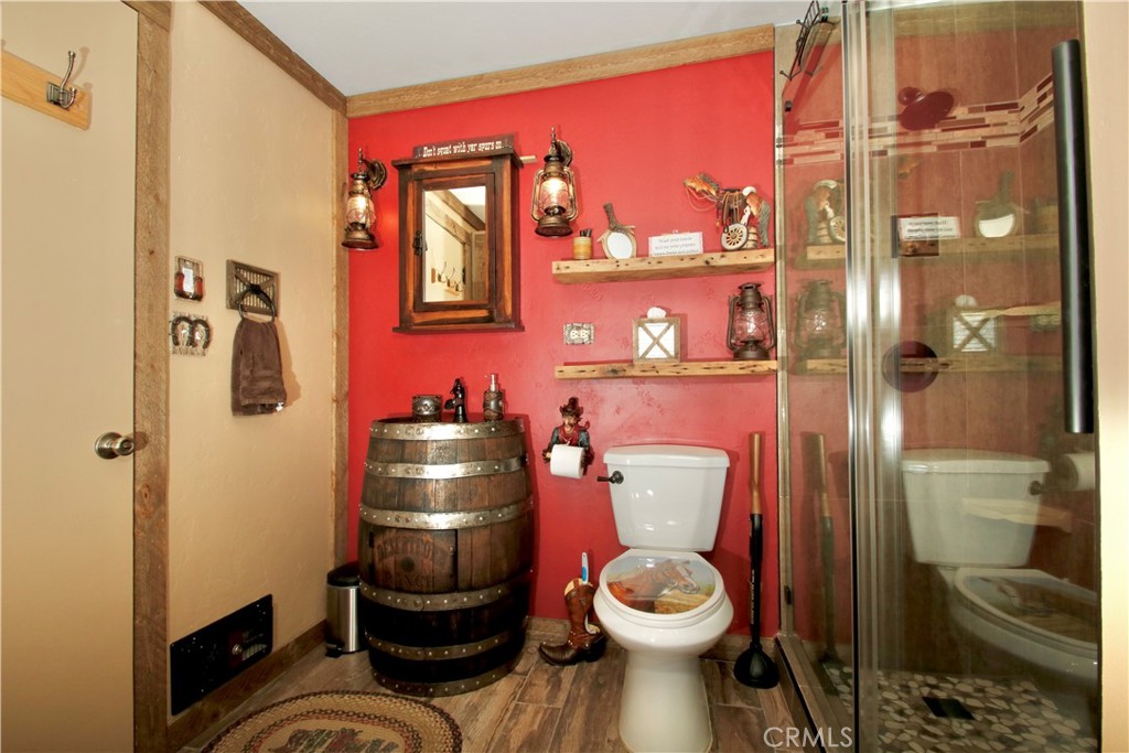 1910 Artesia Avenue Property Photo 28
