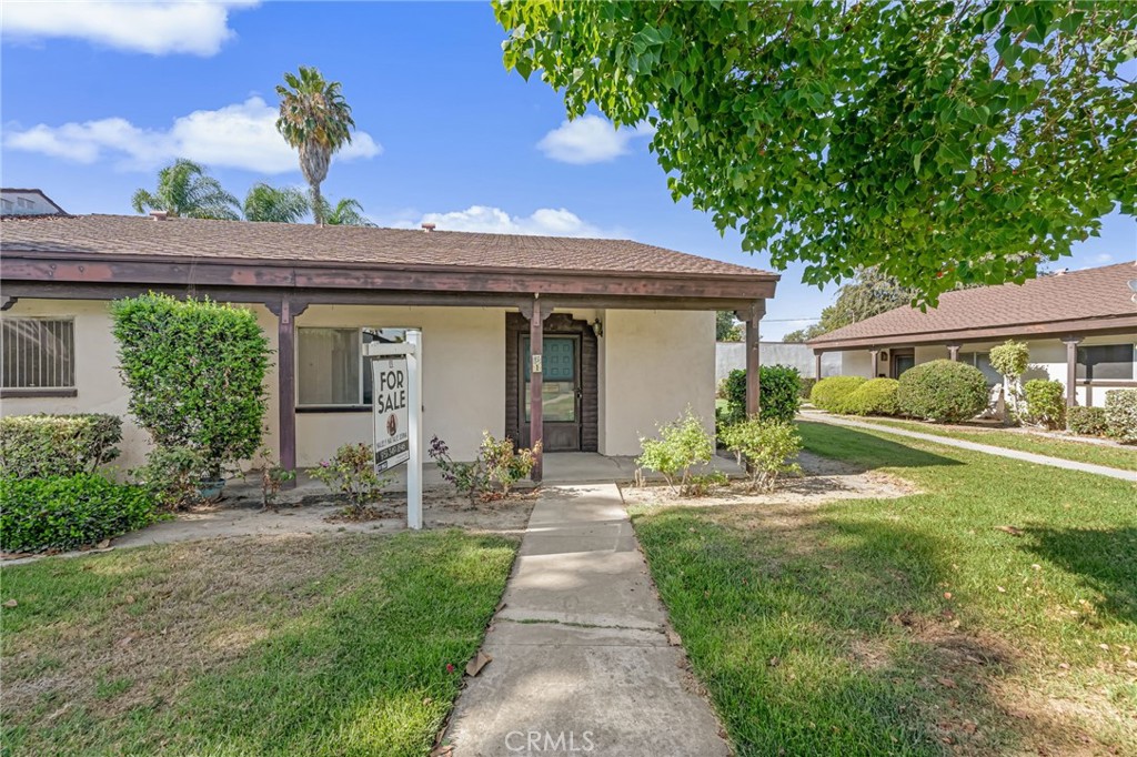 2011 W Katella Property Photo 7