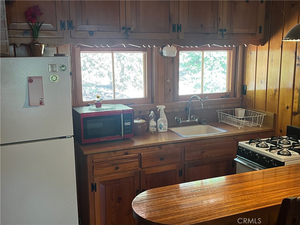 6020 Lake Property Photo 4
