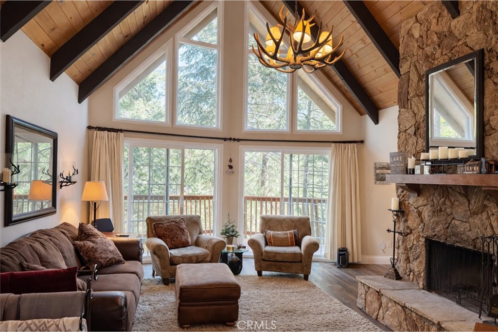 27334 Pinewood Drive Property Photo 1