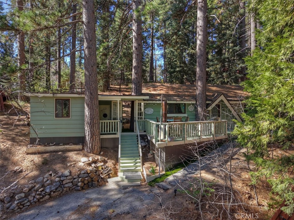 2452 Spring Property Photo 3