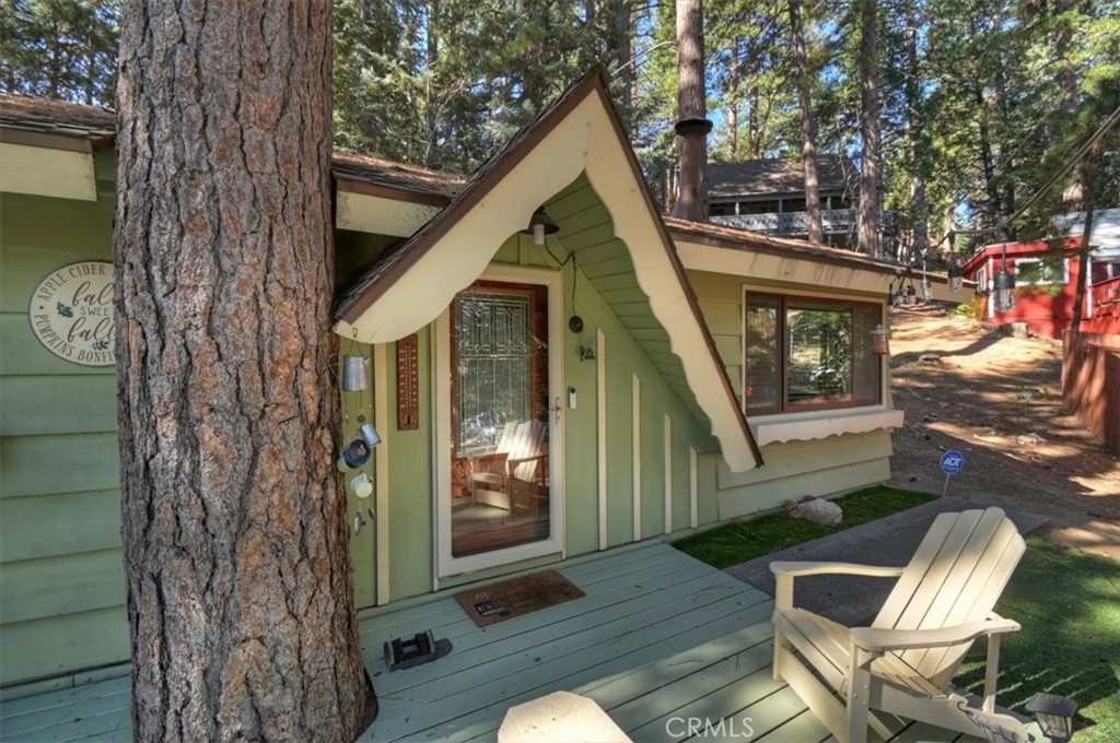 2452 Spring Property Photo 4