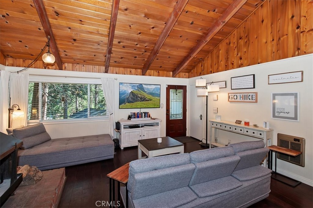 2452 Spring Property Photo 7
