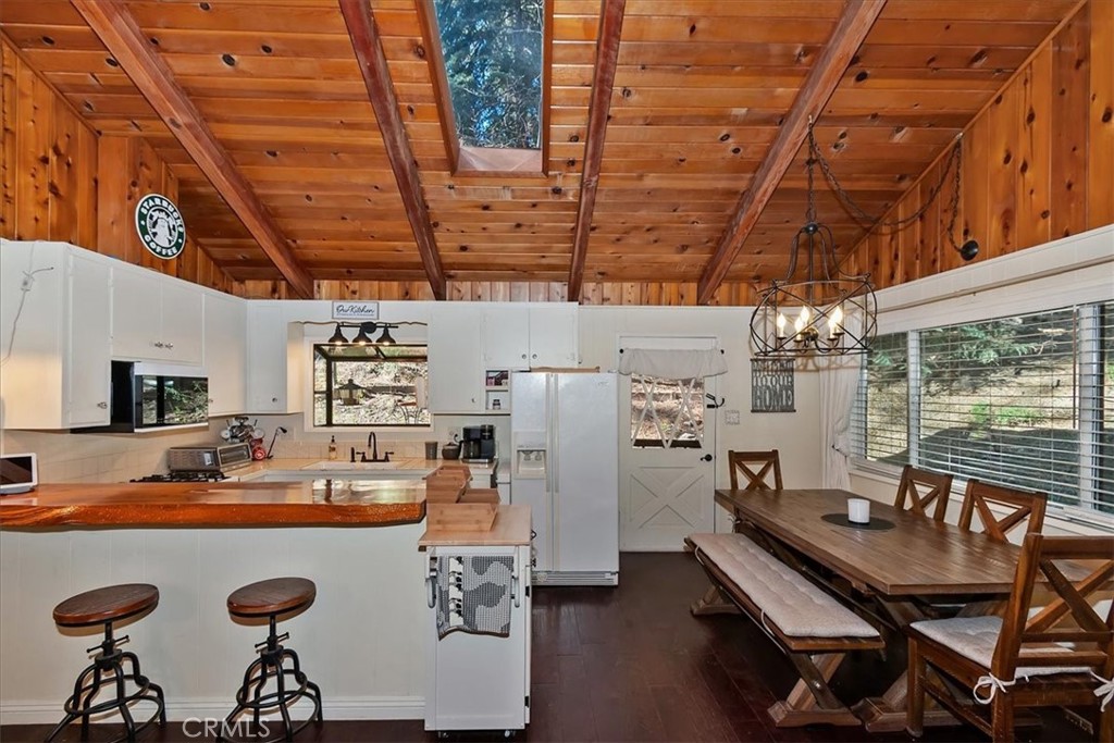 2452 Spring Property Photo 12