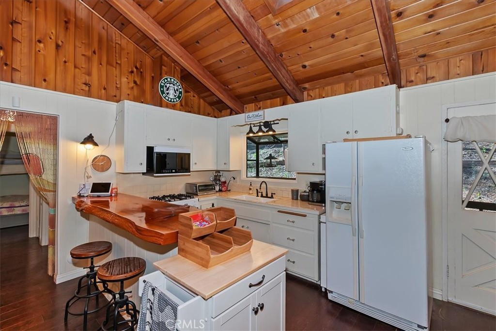 2452 Spring Property Photo 13