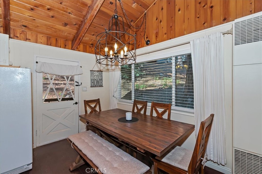 2452 Spring Property Photo 15