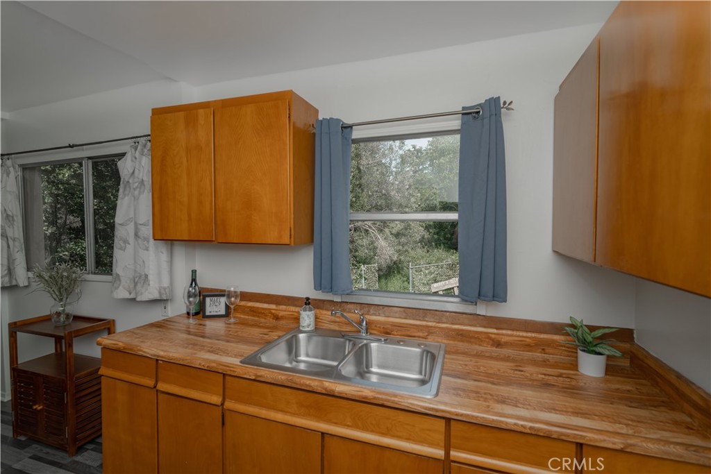 13992 Irving Lane Property Photo 12
