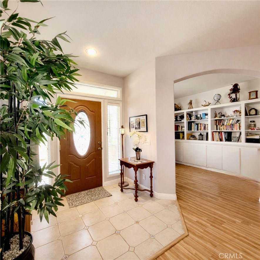 1725 Fairway Oaks Property Photo 6