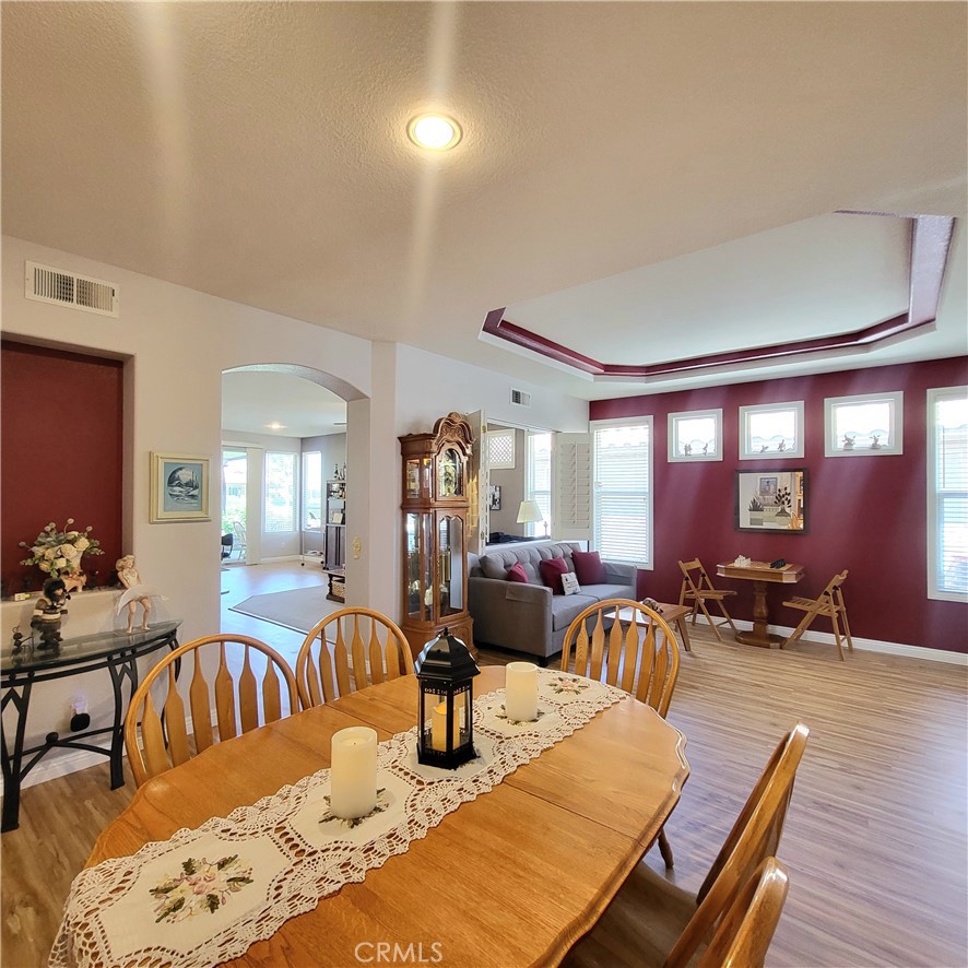 1725 Fairway Oaks Property Photo 8