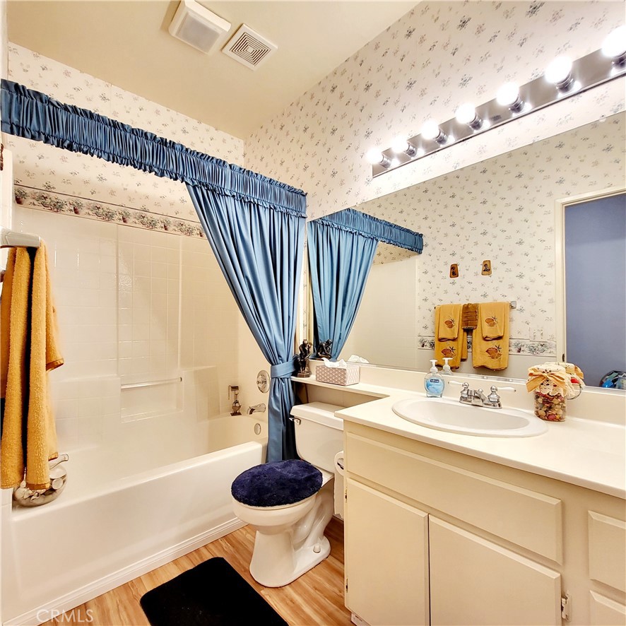 1725 Fairway Oaks Property Photo 16