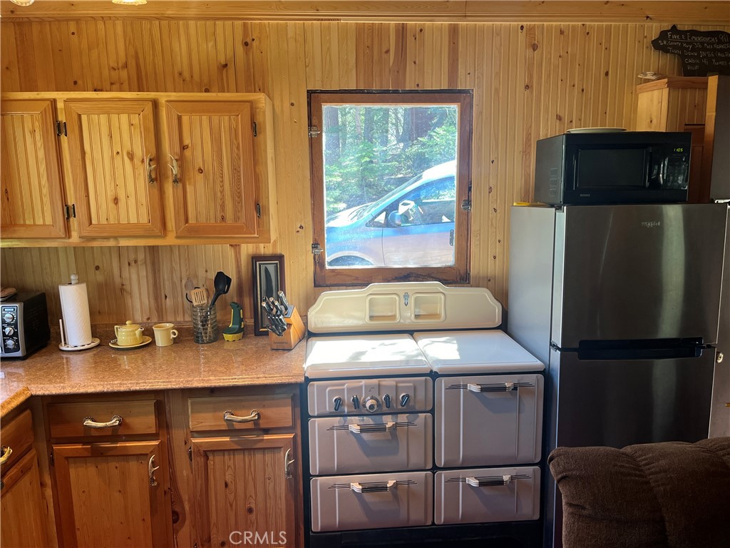 41 Stetson Creek Property Photo 2
