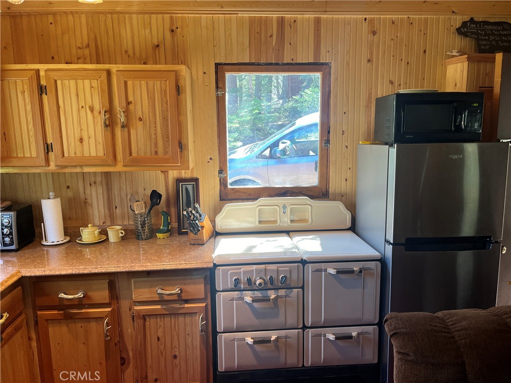 41 Stetson Creek Property Photo 7