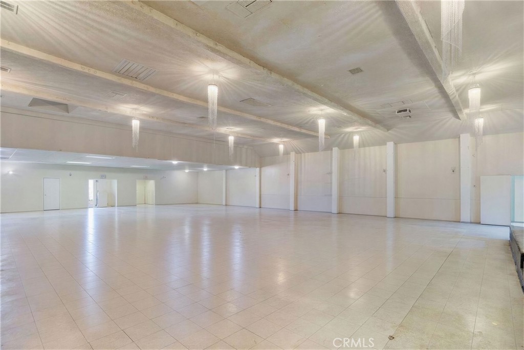 7916 S Central Property Photo 13