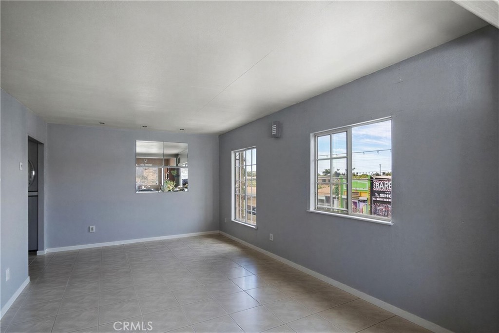 7916 S Central Property Photo 17