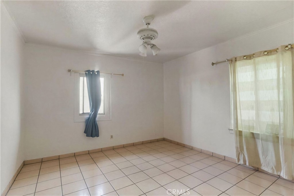 7916 S Central Property Photo 22