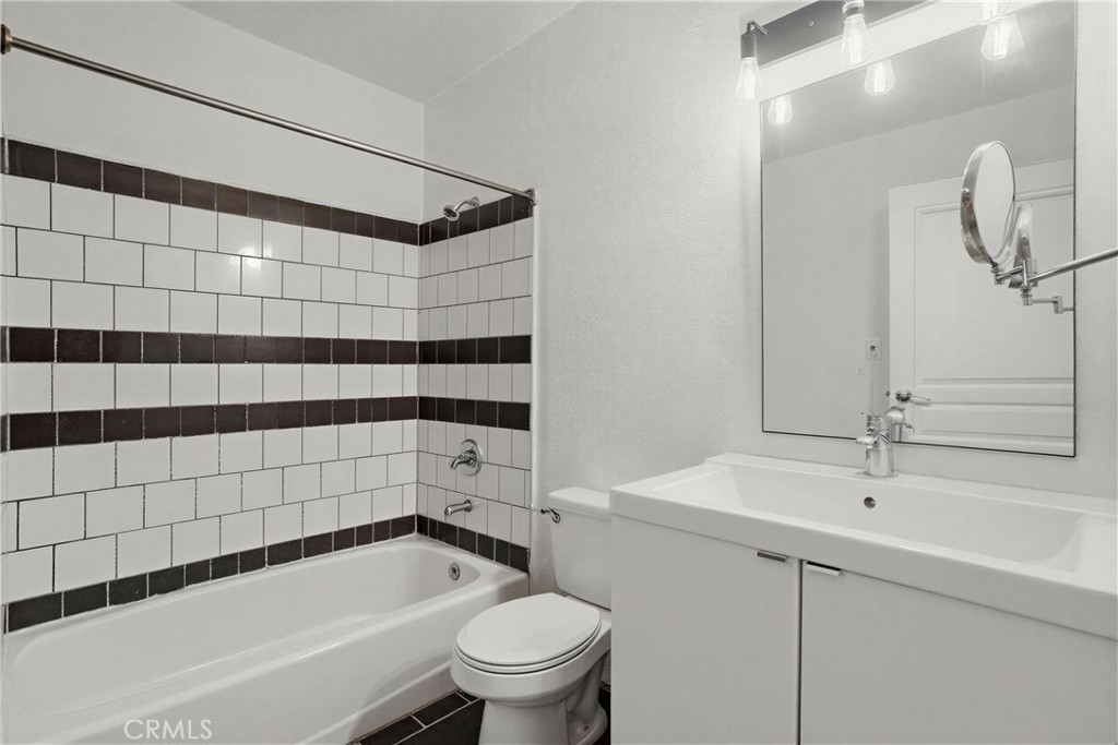 7916 S Central Property Photo 30