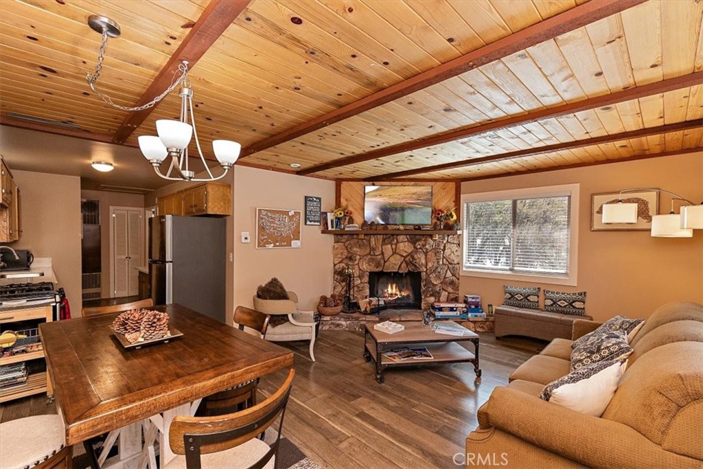 861 Kern Avenue Property Photo 3