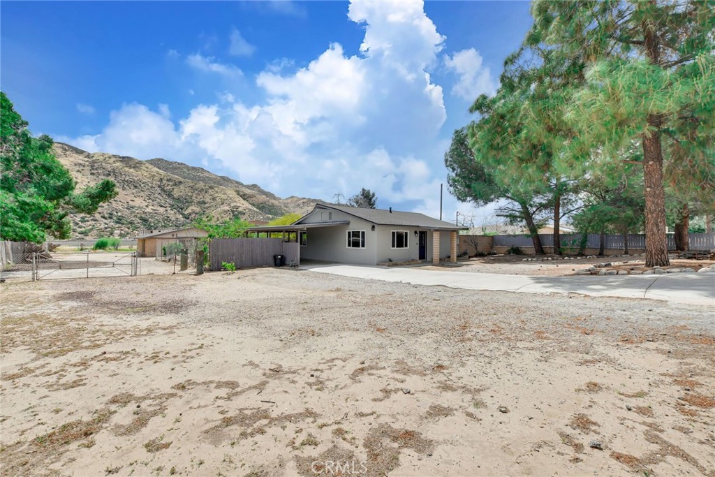 582 Wesley Property Photo 6