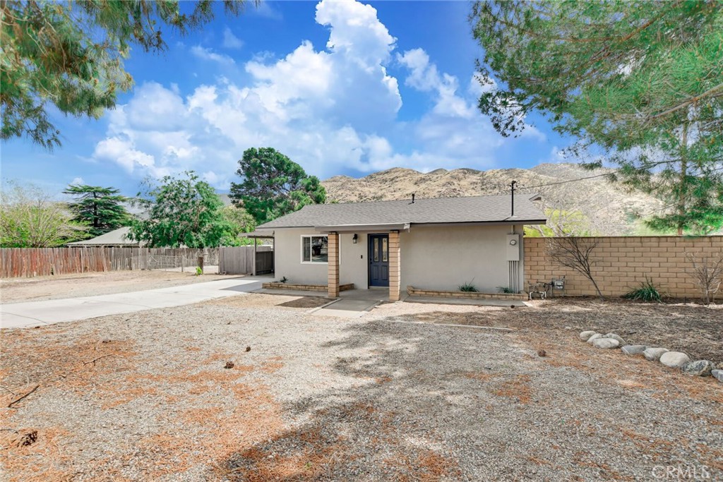 582 Wesley Property Photo 9