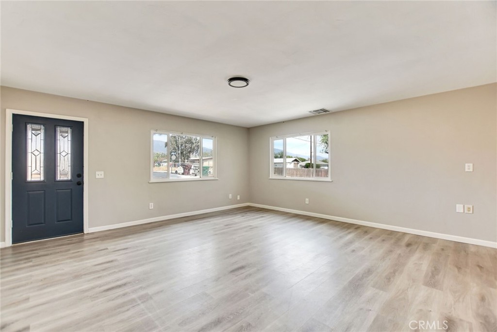 582 Wesley Property Photo 12