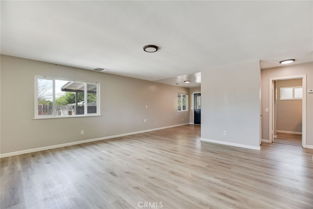 582 Wesley Property Photo 15