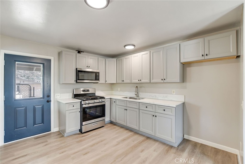 582 Wesley Property Photo 16
