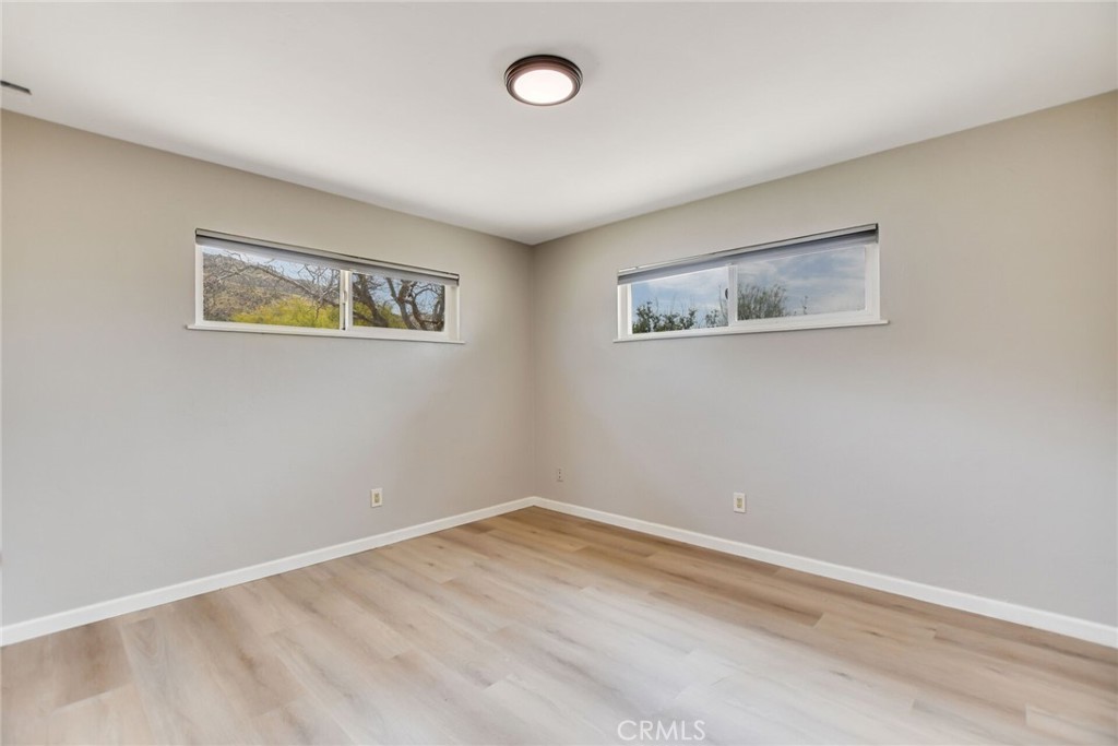 582 Wesley Property Photo 25